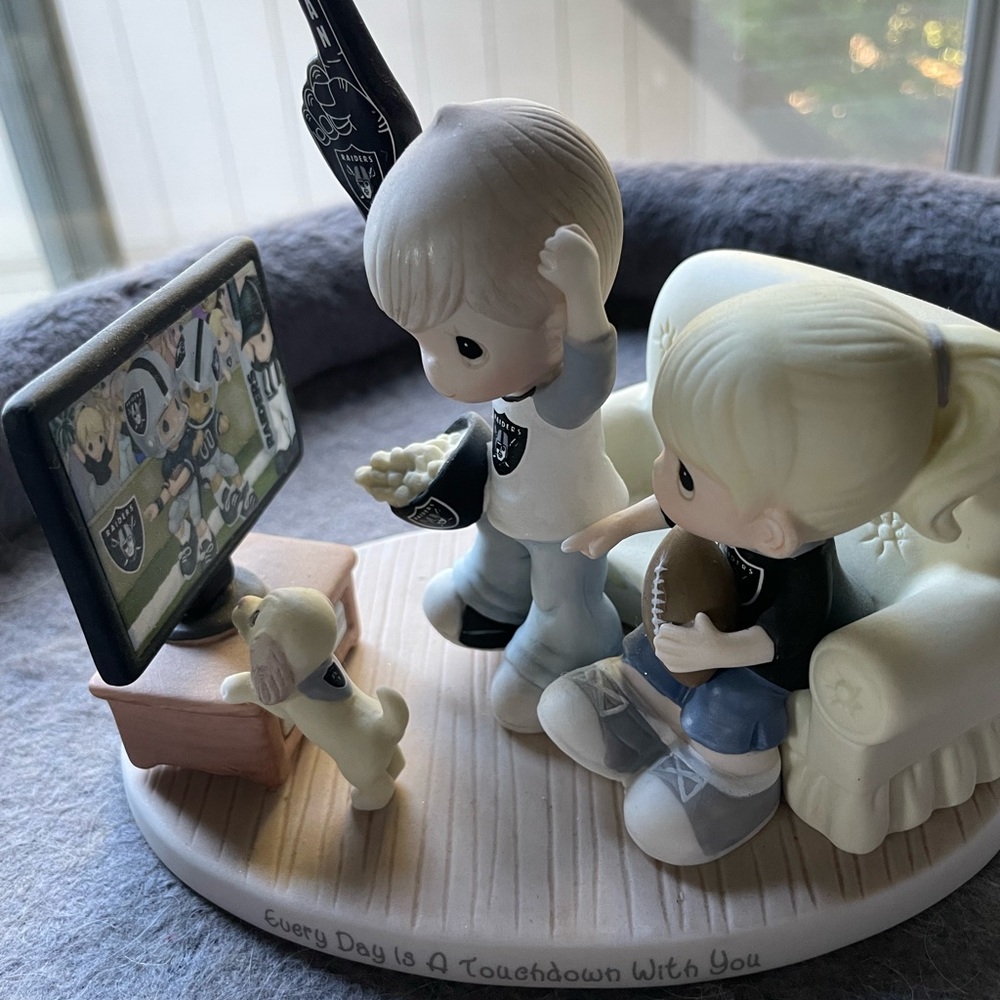 Raiders precious moments - Picture 2 of 4